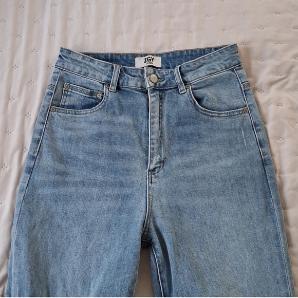 ZGY Denim Ripped Straight Leg Jean in Reality Blue Trash Denim - Picture 4 of 12